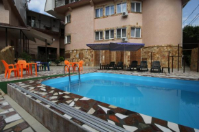 U Oksani Guest House